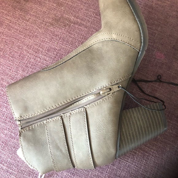 Ladies boots - Picture 4 of 5